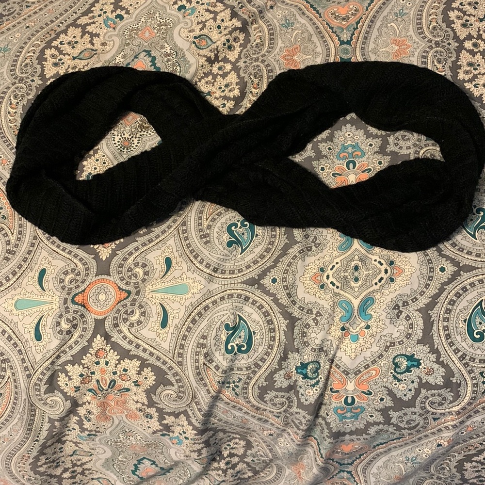 Women’s black infinity scarf